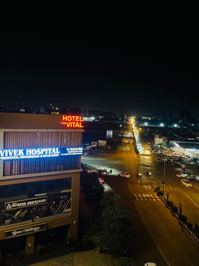 Hotel The Vital Surat Eksteriør bilde
