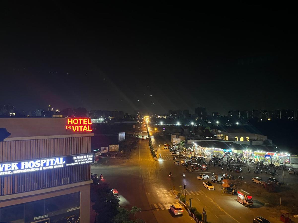 Hotel The Vital Surat Eksteriør bilde